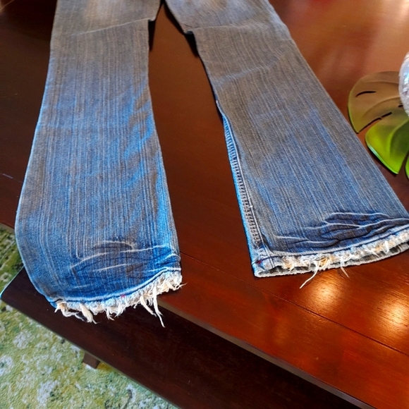 Marlow Vintage Originals: Embroidered Jeans: Made in Hong Kong. - Picture 4 of 16